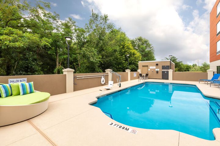 Pool 15 of 61