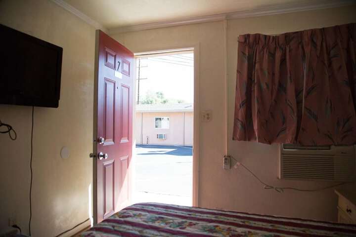 Room 17 of 36