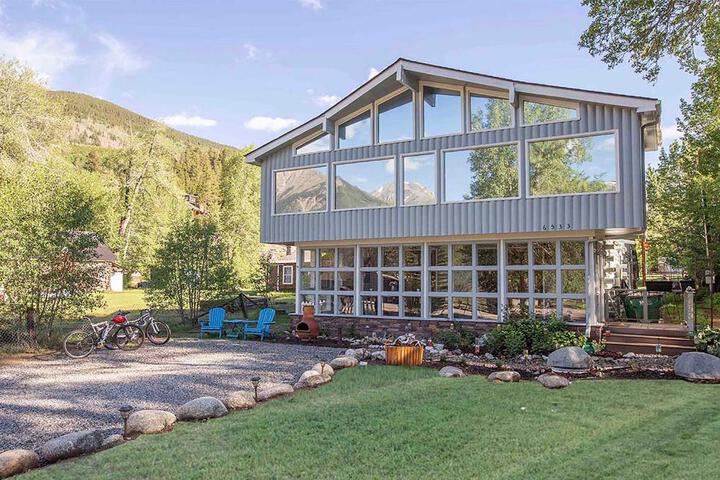 Lake Cabin w / King Bed Foodie Kitchen, & Views
