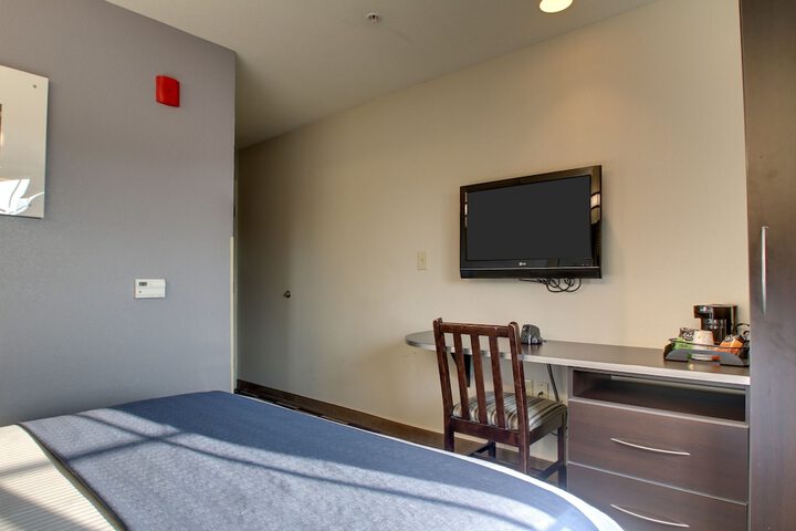 Room 15 of 37
