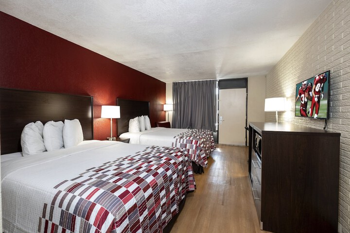 Room 8 of 24