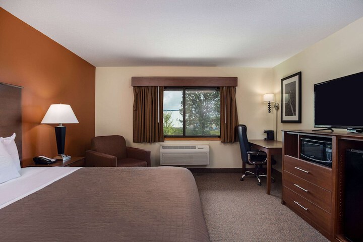 AmericInn by Wyndham Tomah