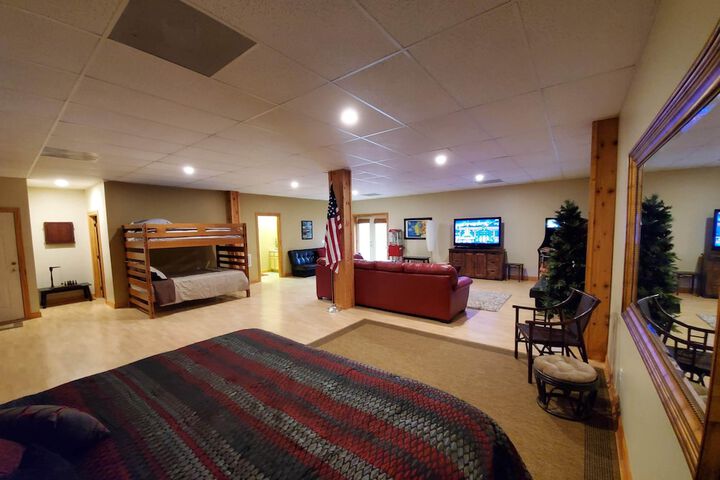 Room 8 of 25