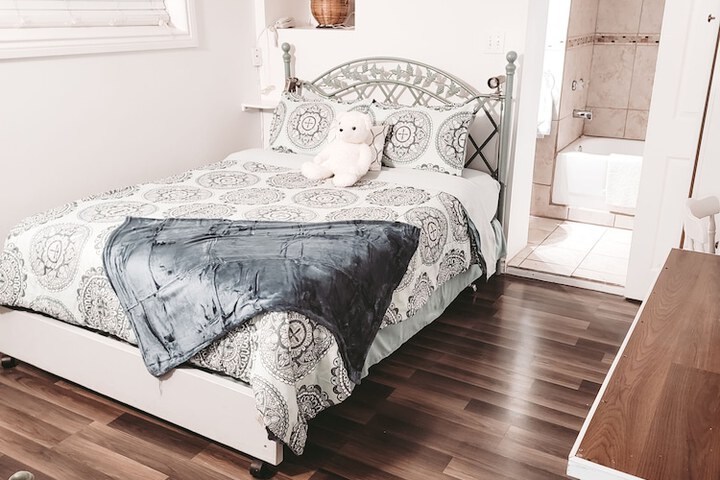 Room 38 of 190
