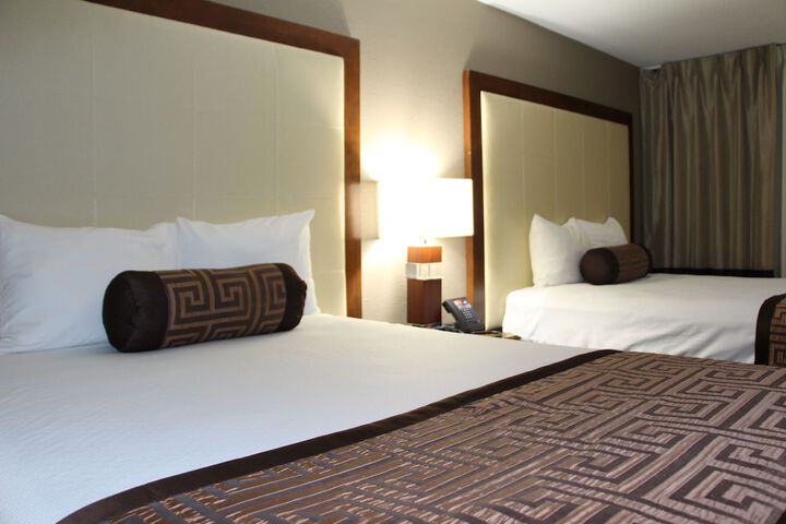 Westbridge Inn & Suites
