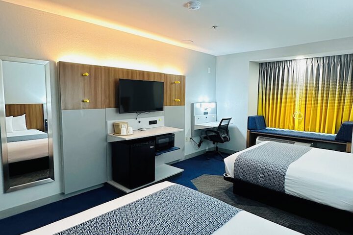 Room 27 of 53