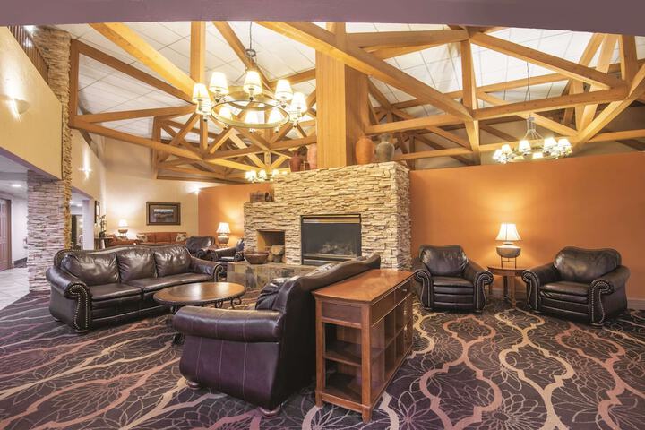 Hotel Interior 11 of 28