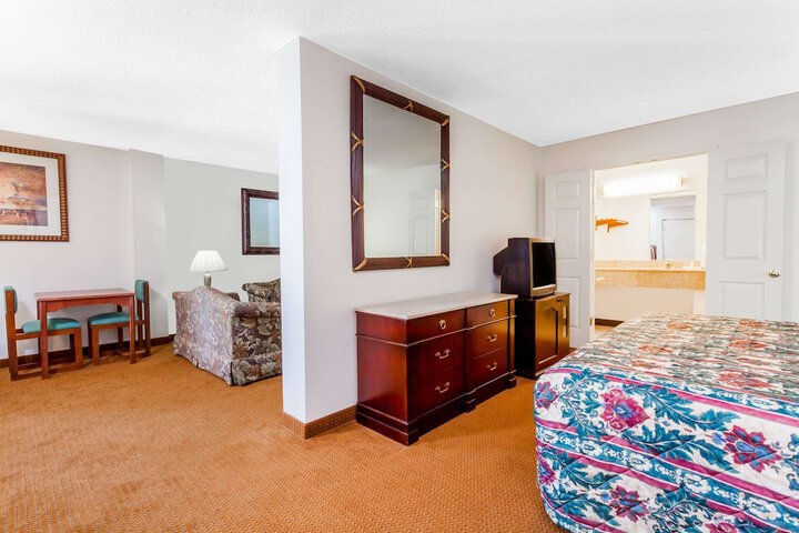 Room 12 of 36
