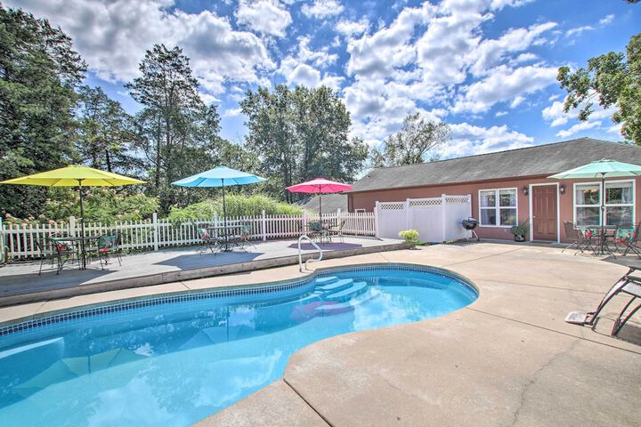turtle Rock - Ironton Cabin w / Furnished Patio!