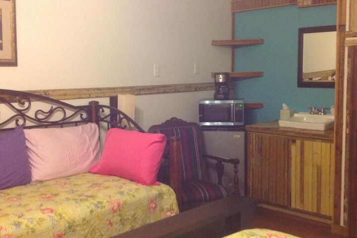 Room 28 of 80