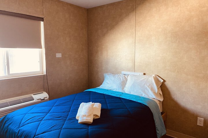 Room 13 of 30