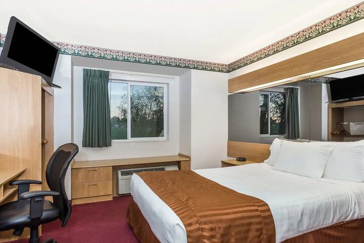 Room 7 of 40
