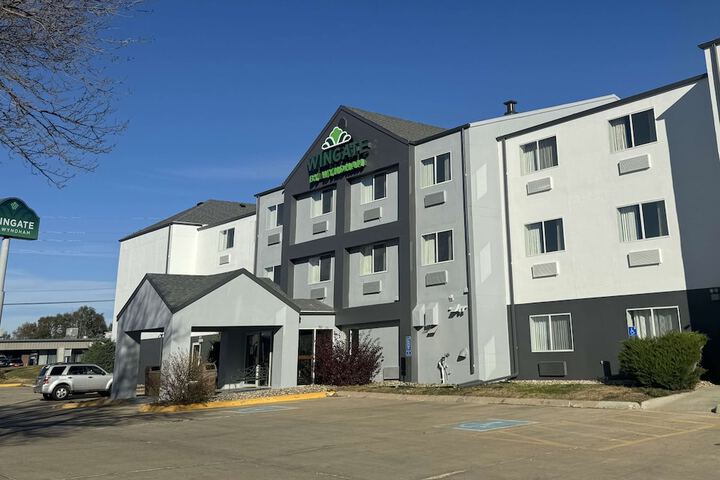 Hotel 4 of 66