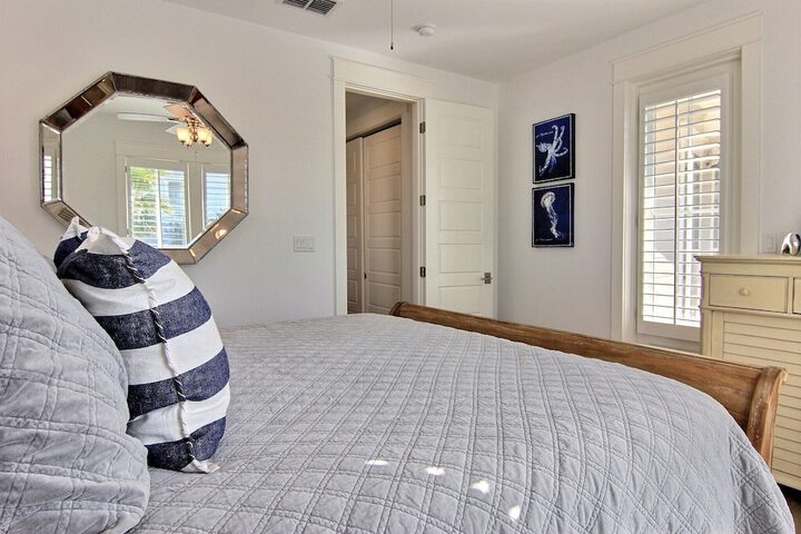 Room 14 of 32