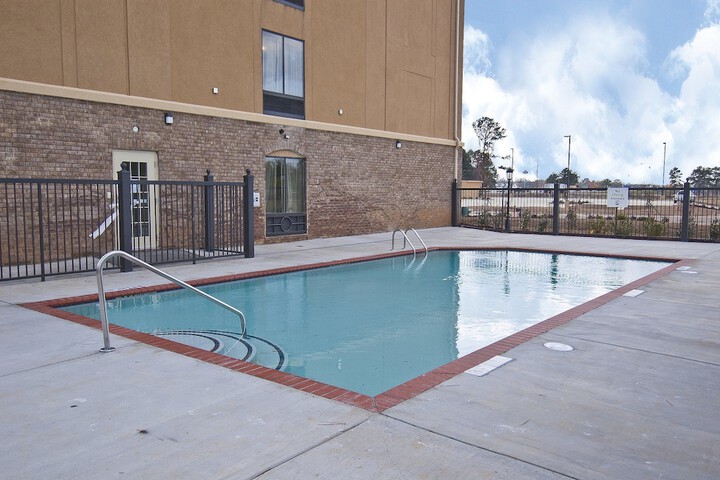 Holiday Inn Express & Suites Jackson / Pearl Intl Airport by IHG