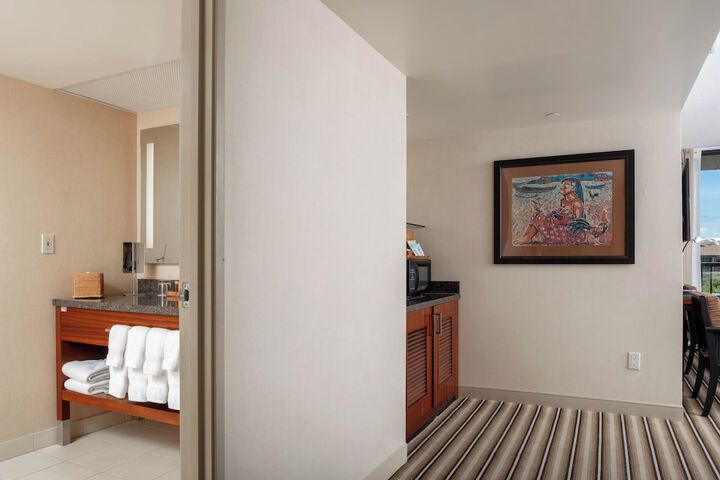 Maui Coast Hotel