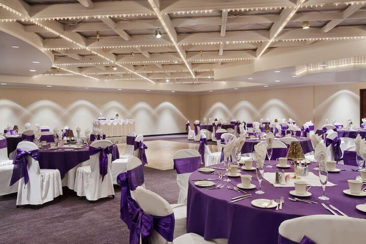 Ballroom/Hall 33 of 47