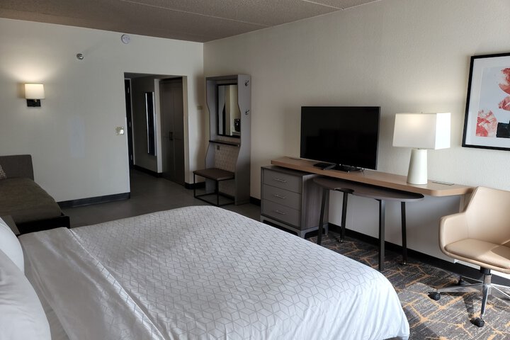 Holiday Inn & Suites Wausau-Rothschild by IHG