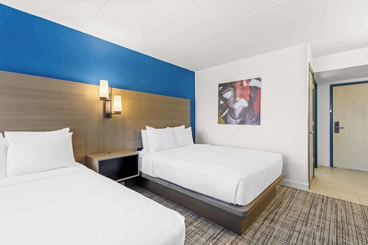 Room 13 of 25