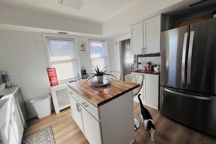 Charming 3 Bedroom Cottage Apartment in a Tudor-Style Home