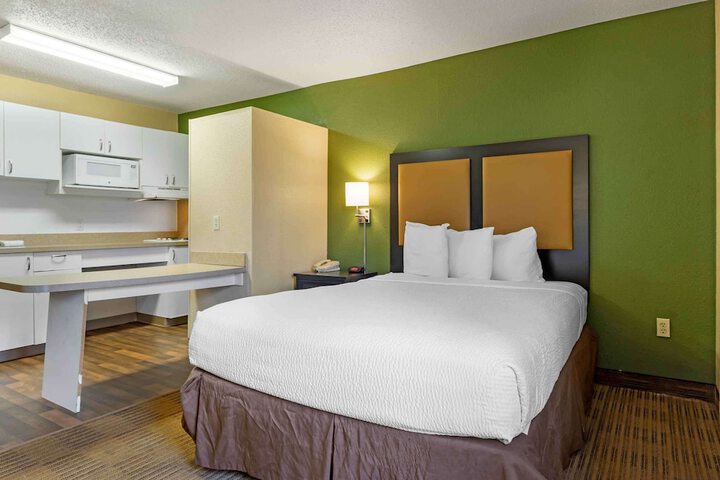 Room 16 of 24