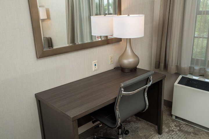 Room 13 of 32