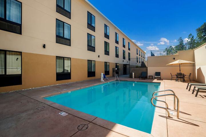 Pool 4 of 31