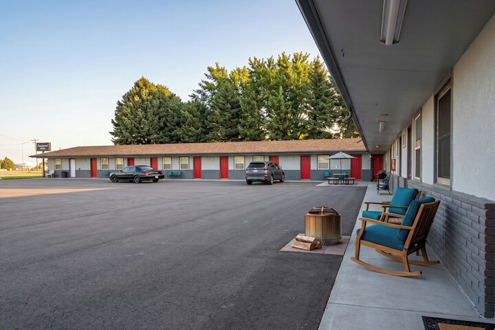 KJs Inn and Suites by OYO Gettysburg U.S. Hwy 212