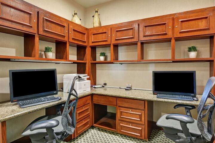 Business Center 44 of 44