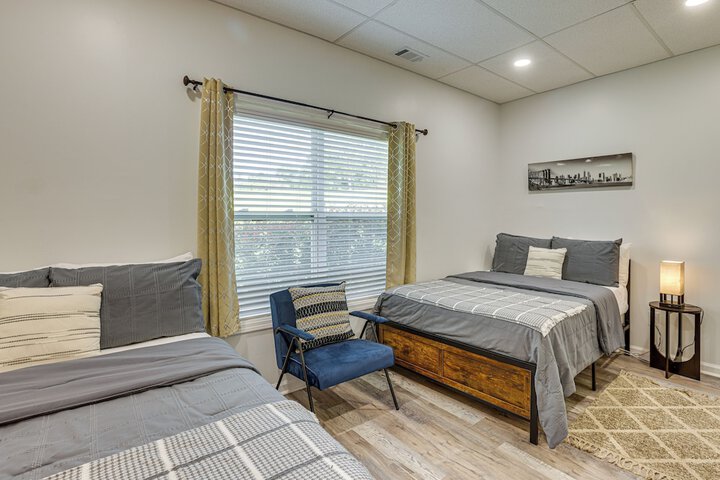 Alabama Retreat w / Private Pond Deck & Pool Table