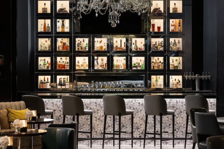 Lounge 57 of 78