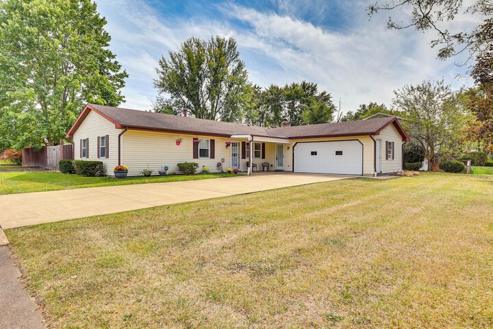 Peaceful Home Near Youngstown: Fenced Backyard!