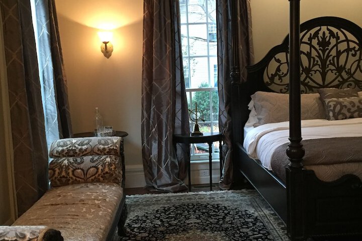 Room 10 of 71