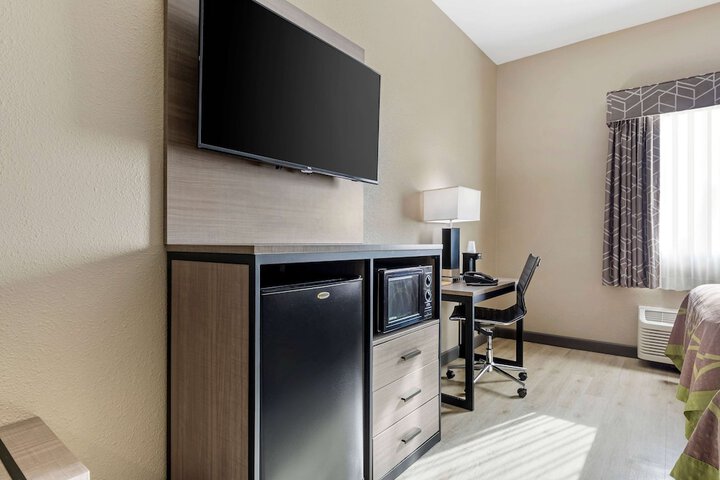 Room 15 of 25