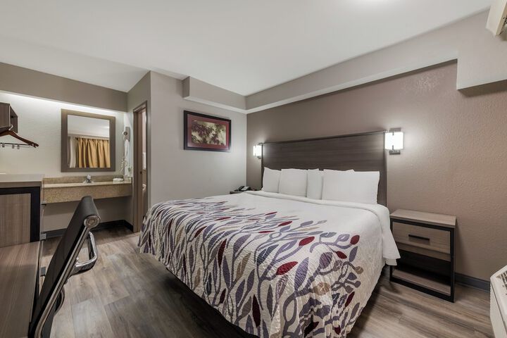 Room 21 of 37