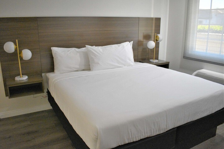 Room 16 of 25