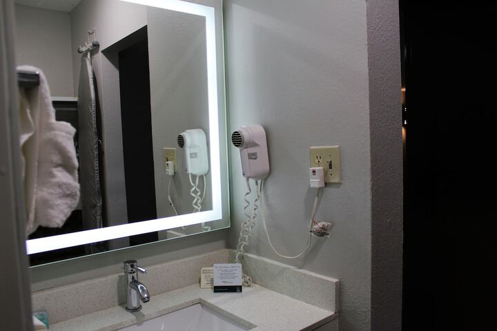 Room 18 of 22