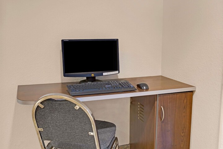 Business Center 15 of 15