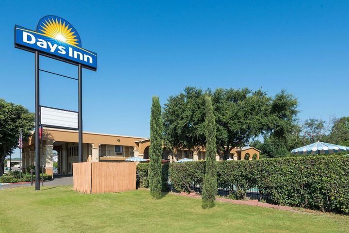 Hotel 4 of 14