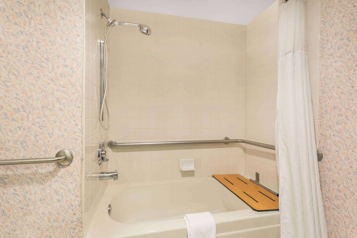 Ramada by Wyndham Kent Seattle Area