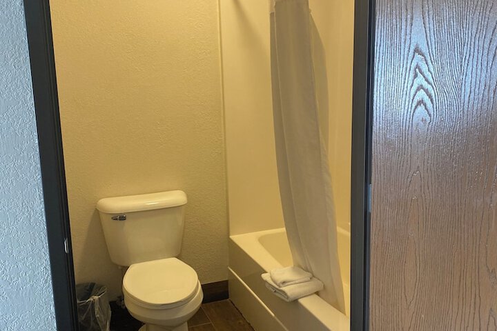 Room 16 of 31