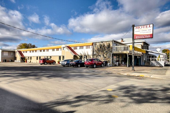 Hotel 4 of 60