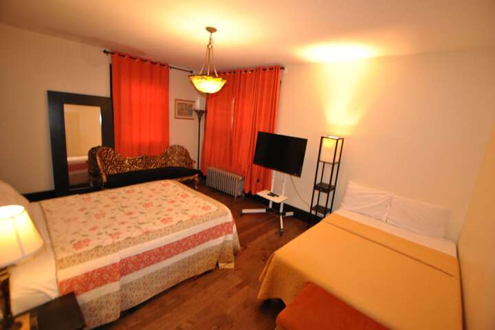 Room 22 of 35