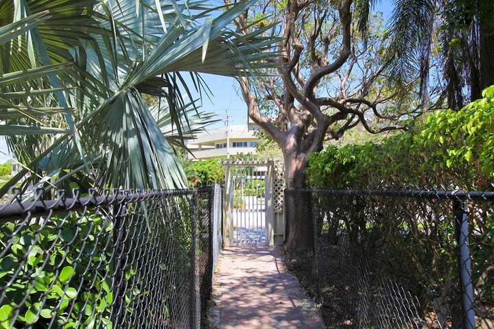 Marco Beach Vacation Suites