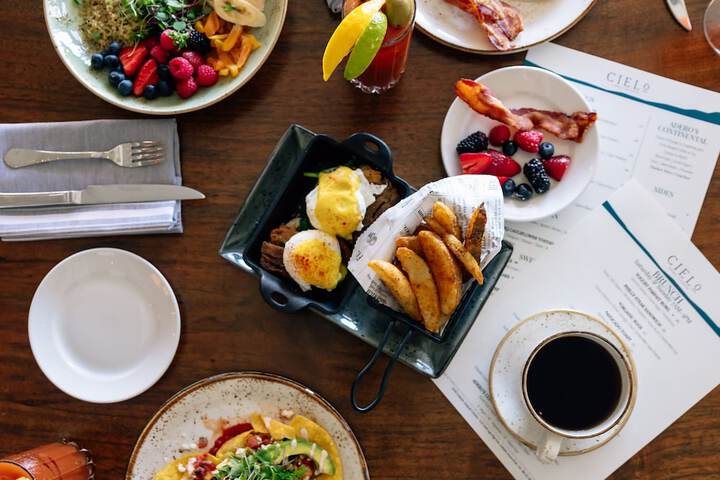 Breakfast/Coffee Service 115 of 161