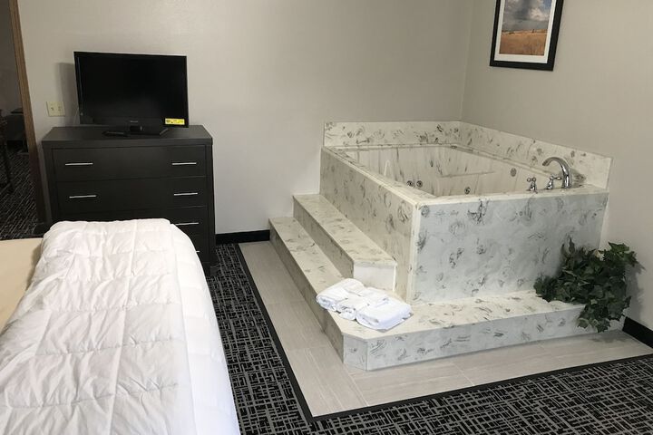 Days Inn by Wyndham Grove