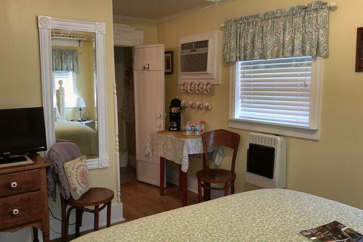 Room 43 of 104