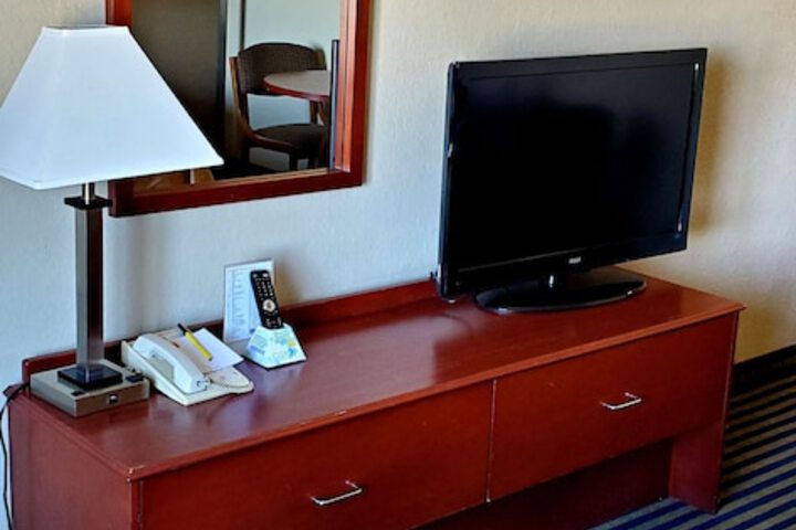 Super 8 by Wyndham Marshalltown