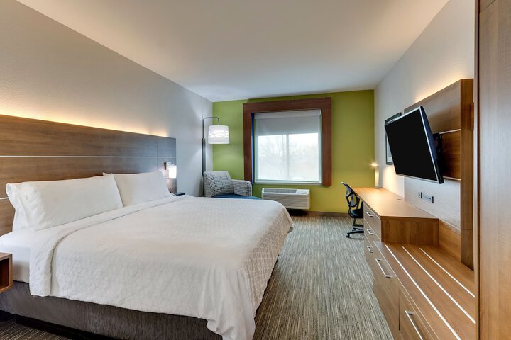 Room 15 of 53