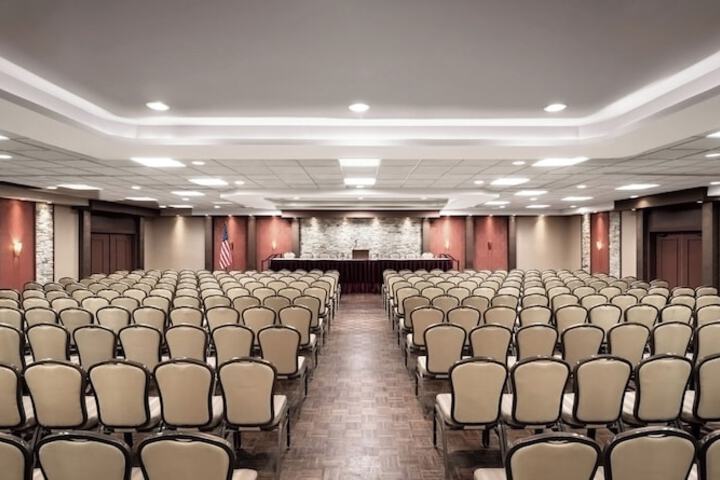 Holiday Inn Newark International Airport by IHG